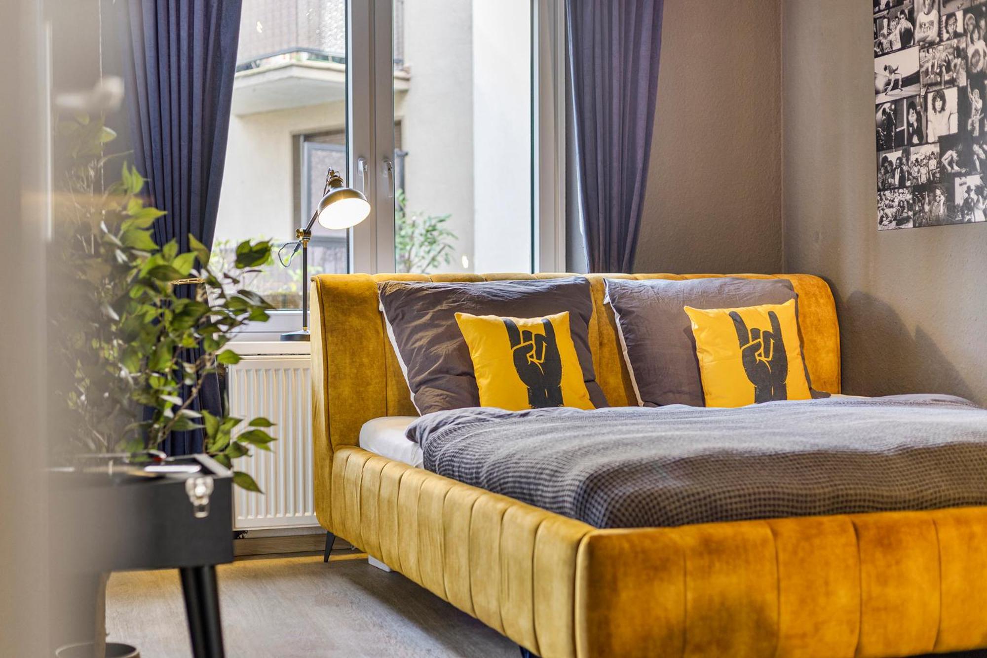 Rock Trifft Ruhrpott By Cordis Sky Fuer Bis Zu 3 Personen 5 Minuten Zur Messe Oder Hauptbahnhof Apartment *