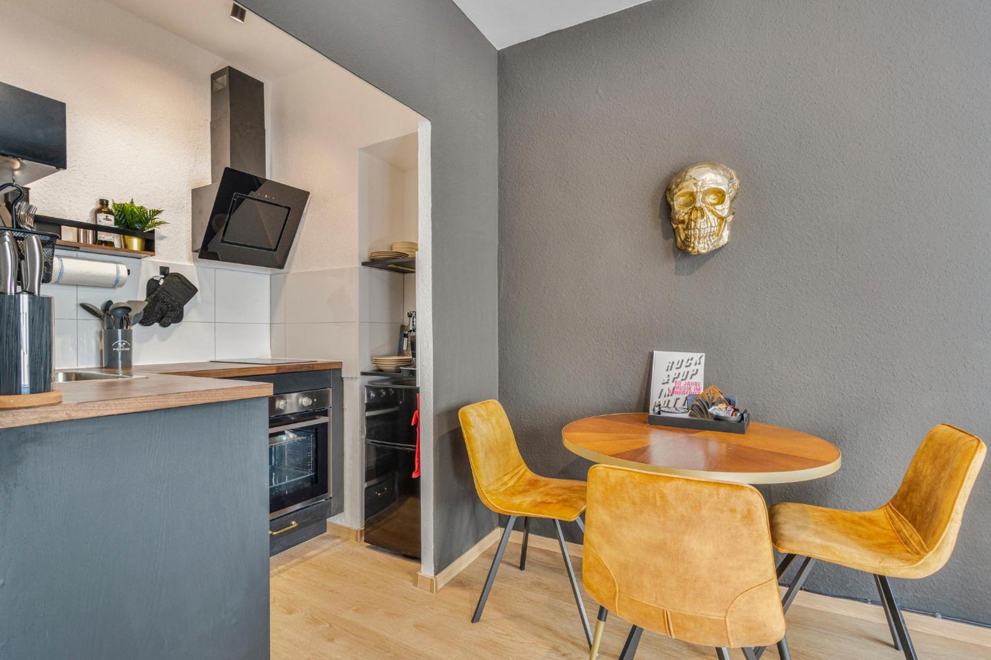 Apartment Rock Trifft Ruhrpott By Cordis Sky Fuer Bis Zu 3 Personen 5 Minuten Zur Messe Oder Hauptbahnhof *